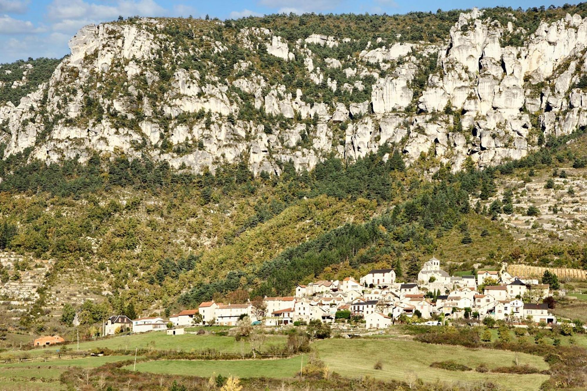 Maison Charmante Avec Vue Sur La Montagne, Мостюежуль Экстерьер фото